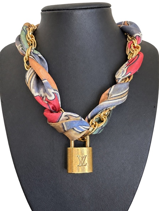 Louis Vuitton Jewelry - Authentic Louis Vuitton Lock #330 Scarf Chain Statement Necklace